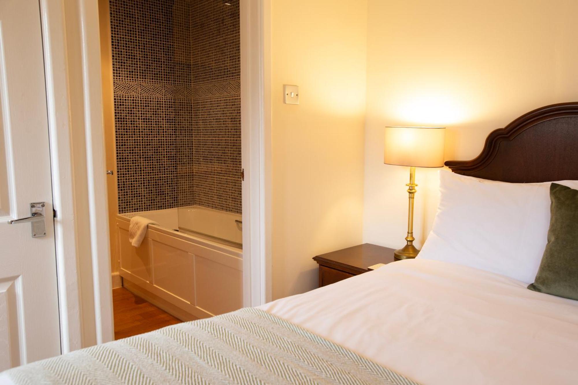 Little Court Hotel Charminster Buitenkant foto